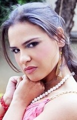 Maíra Paris